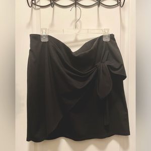 PLUS SIZE Black Wrap Mini Skirt